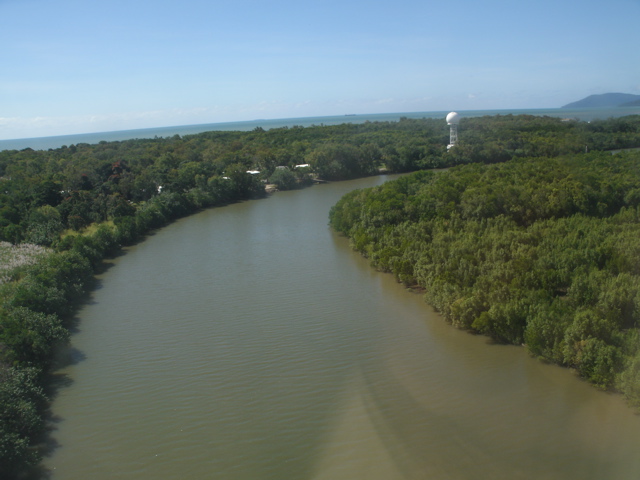 Descending To Cairns Airport11.JPG