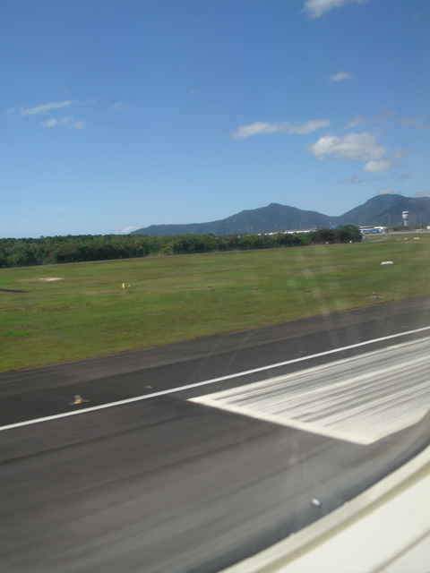 Descending To Cairns Airport12.JPG