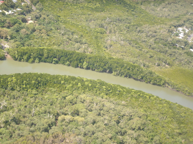 Descending To Cairns Airport4.JPG